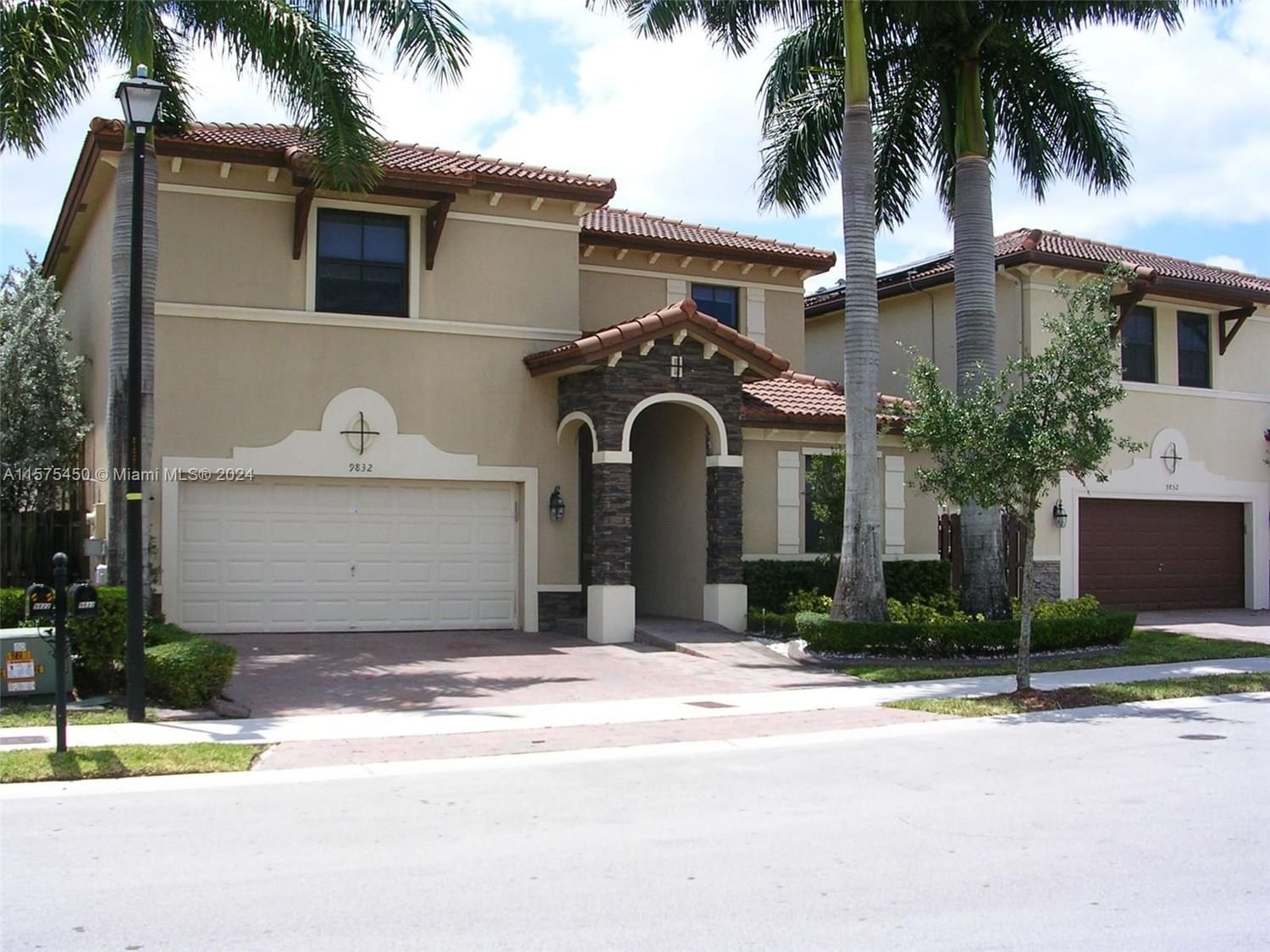 Real estate property located at 9832 87th Ter, Miami-Dade County, DORAL BREEZE, Doral, FL