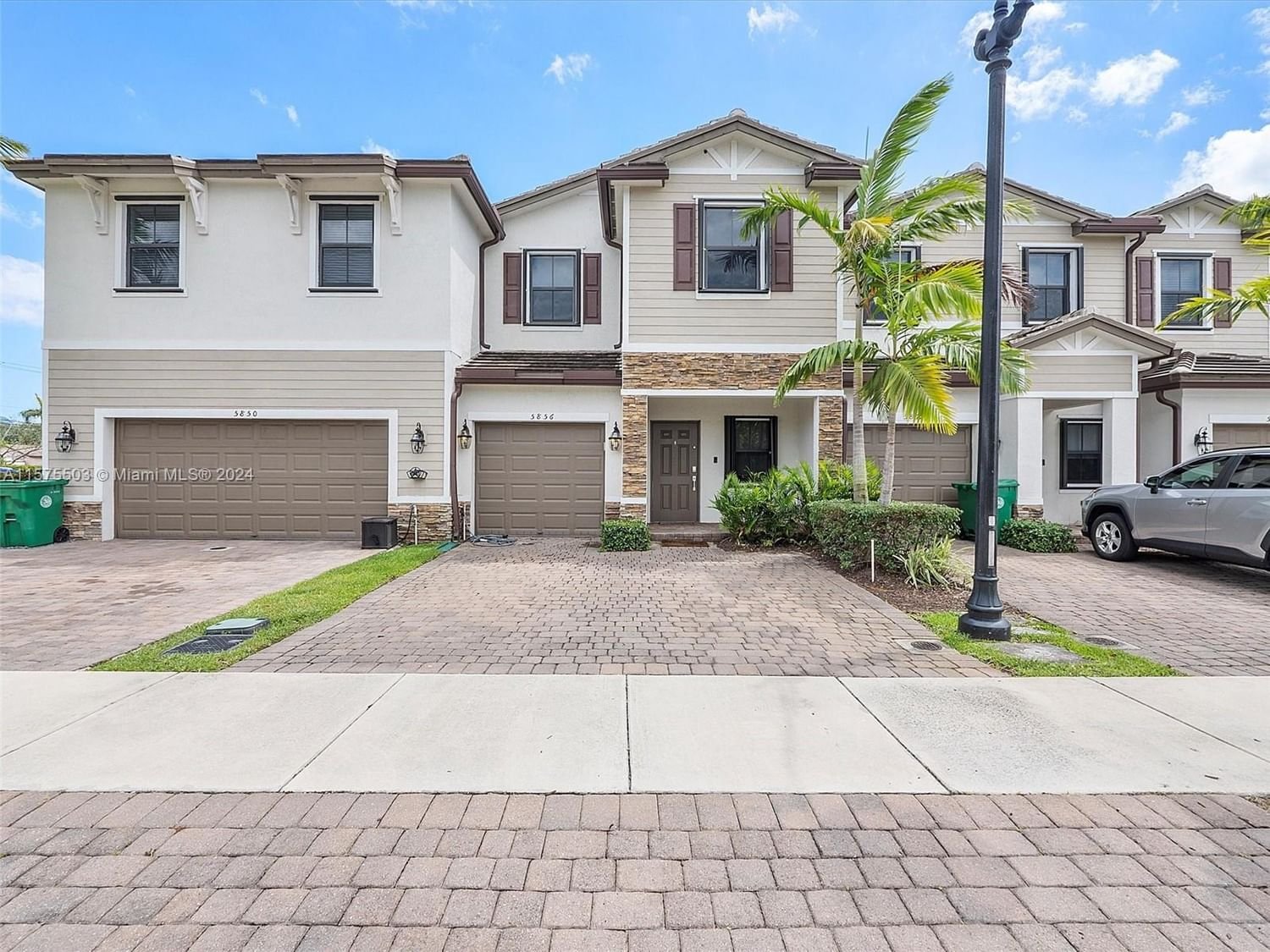 Real estate property located at 5856 Clydesdale Ct, Broward County, TROTTERS CHASE, Davie, FL