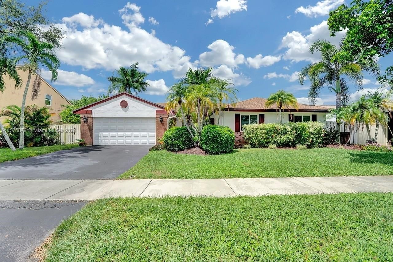 Real estate property located at 14620 Highland Springs Ct, Broward County, SHENANDOAH SECTION FOUR, Davie, FL
