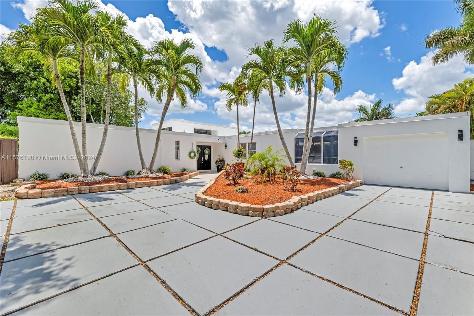 Real estate property located at 740 Conch Shell Pl, Broward County, JACARANDA COUNTRY CLUB WE, Plantation, FL