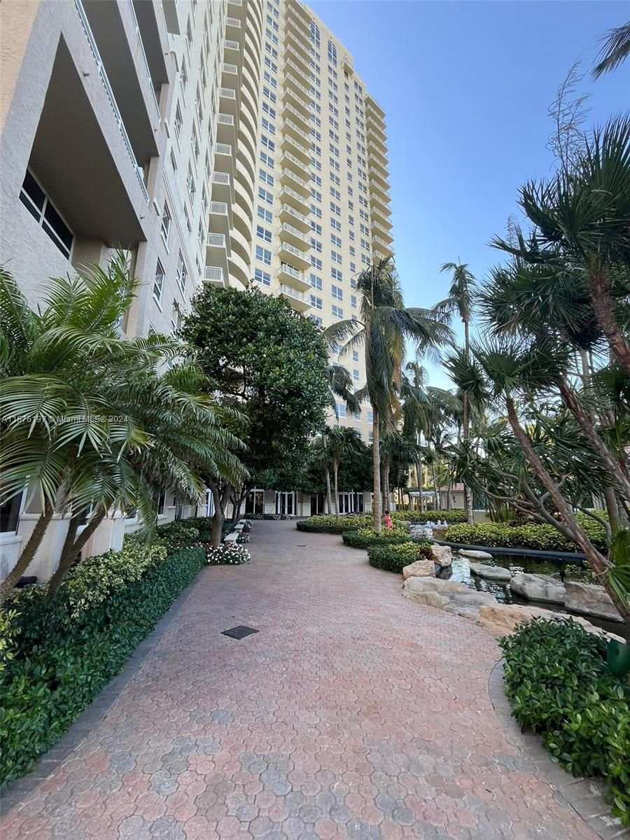 Real estate property located at 19501 W country club Dr #1708, Miami-Dade County, TURNBERRY ON THE GREEN, Aventura, FL