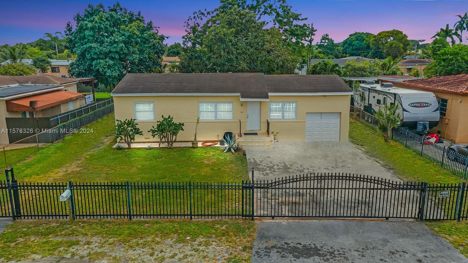 Real estate property located at 400 150th St, Miami-Dade County, BISCAYNE GARDENS SEC E PA, Miami, FL