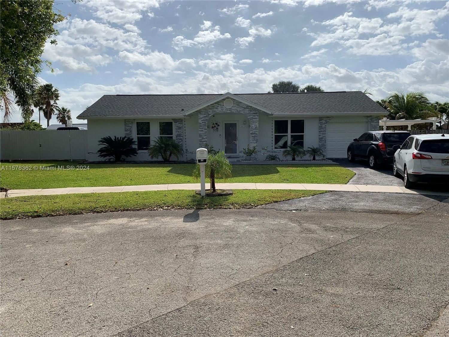 Real estate property located at 12313 267th Ter, Miami-Dade County, MEADOW WOOD MANOR SEC 3, Homestead, FL