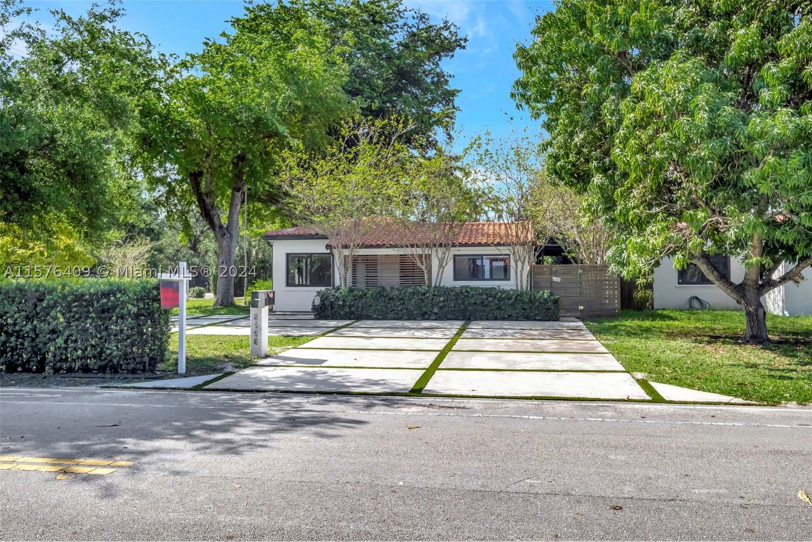 Real estate property located at 2198 183rd St, Miami-dade, Fulford By The Sea, North Miami Beach, FL