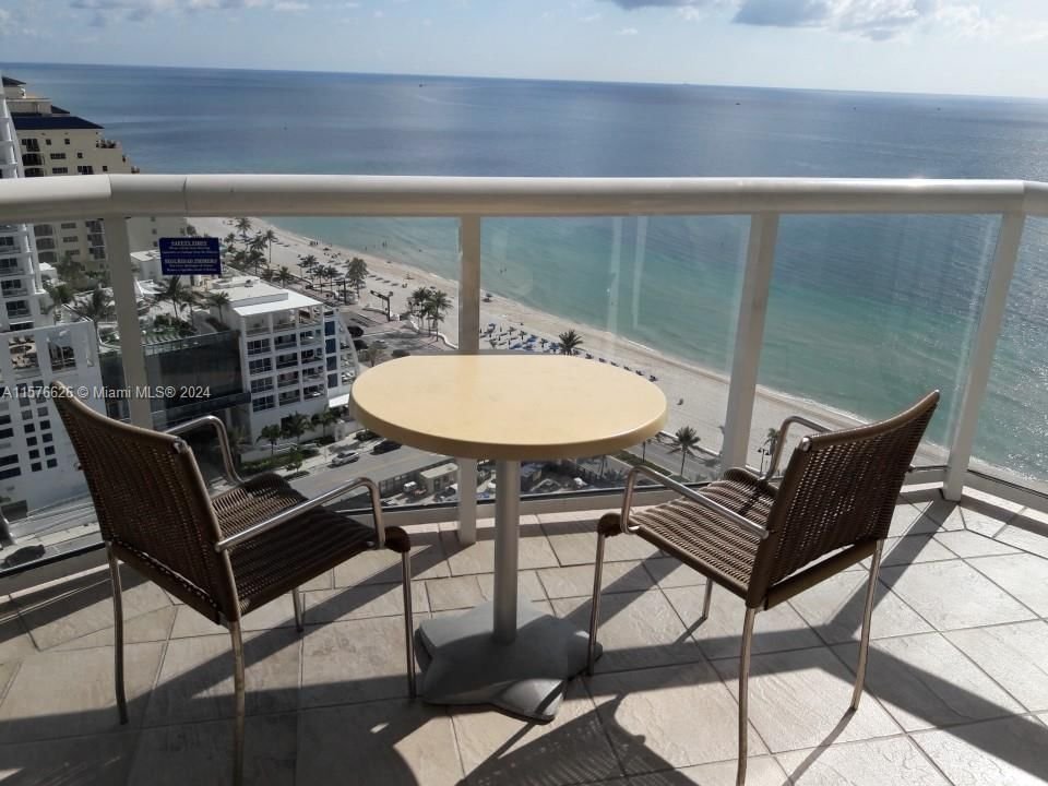 Real estate property located at 505 Fort Lauderdale Beach Blvd #2110, Broward County, Q CLUB RESORT & RESIDENCE, Fort Lauderdale, FL