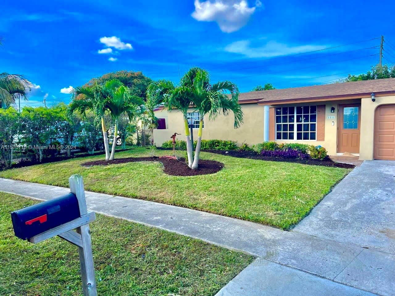 Real estate property located at 1111 24th Avenue, Broward County, ESQUIRE LAKE ESTATES, Pompano Beach, FL