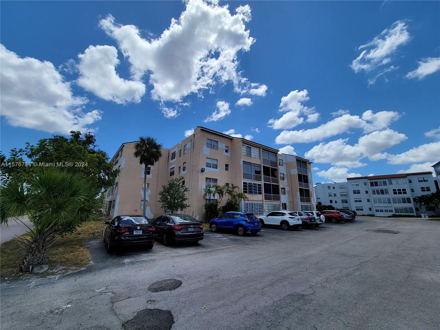 Real estate property located at 2850 Somerset Dr #309L, Broward County, SOMERSET, Lauderdale Lakes, FL