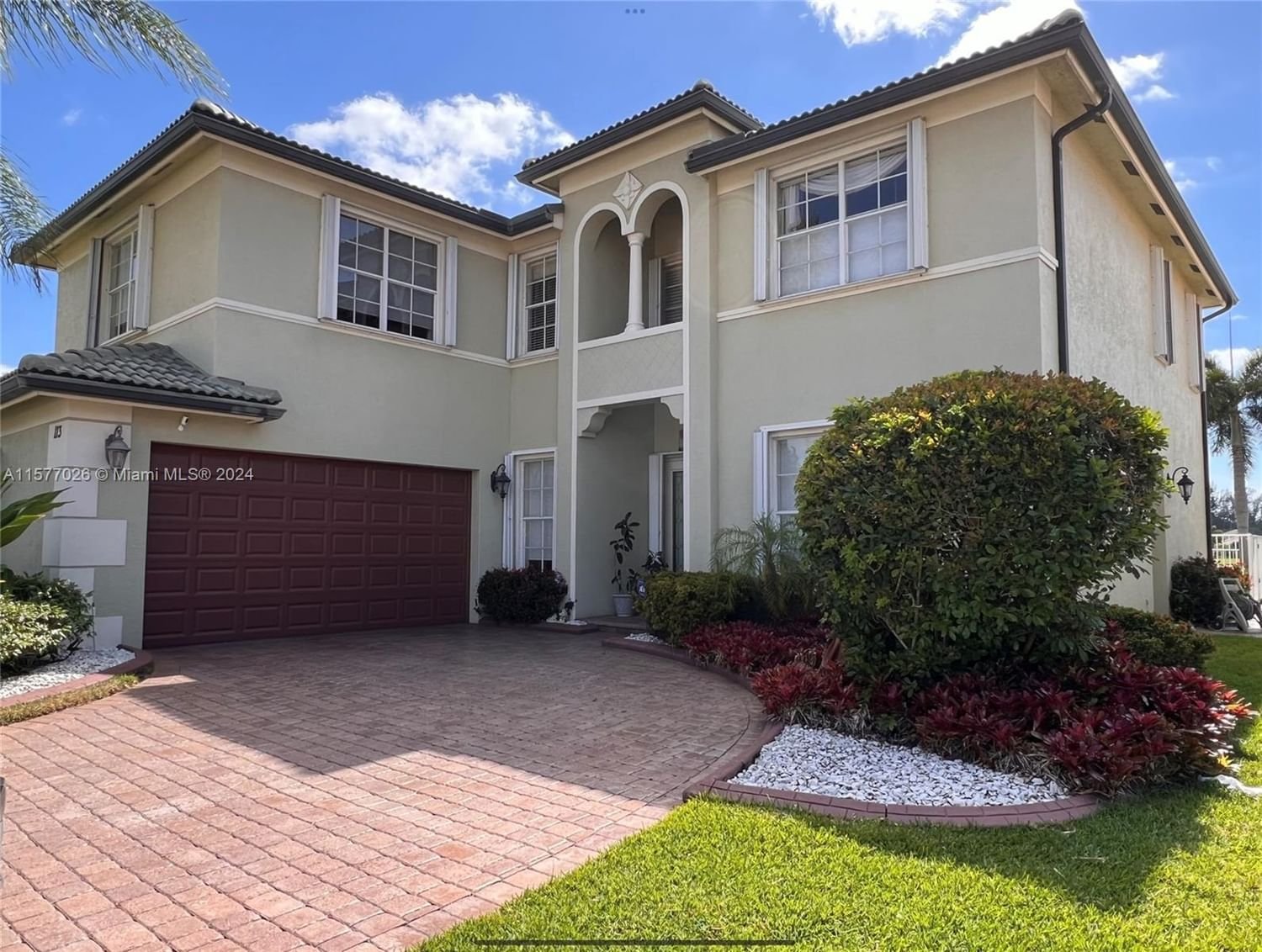 Real estate property located at 113 Bella Vista Way, Palm Beach County, BELLA TERRA PUD 1, Royal Palm Beach, FL