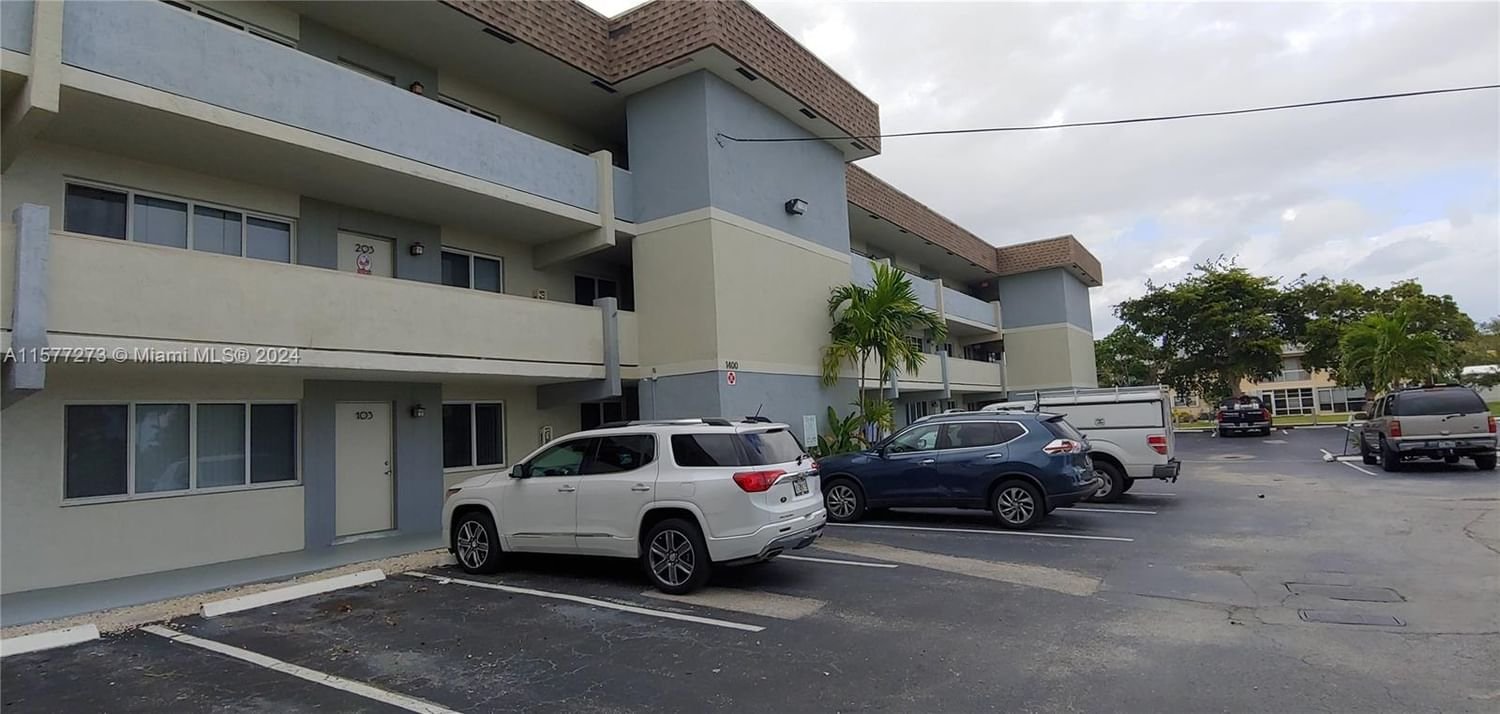 Real estate property located at 1400 54th St #206, Broward County, CORAL POINT CONDOMINIUM, Fort Lauderdale, FL