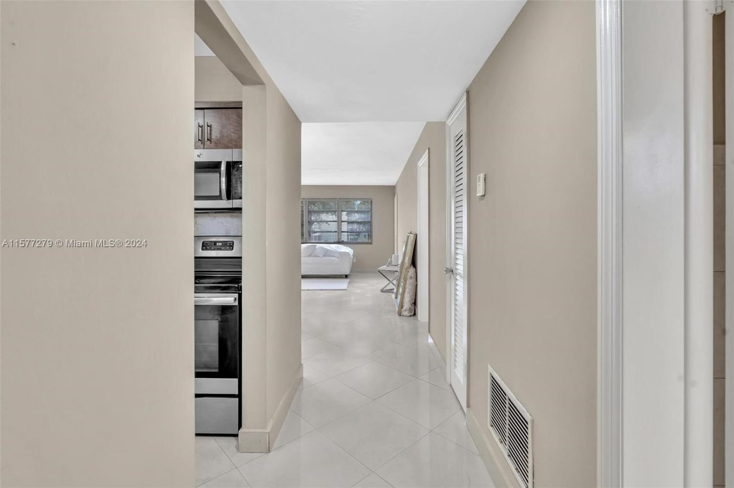 Real estate property located at 1450 191st St #204, Miami-Dade County, SIXTH HORIZONS CONDO, Miami, FL