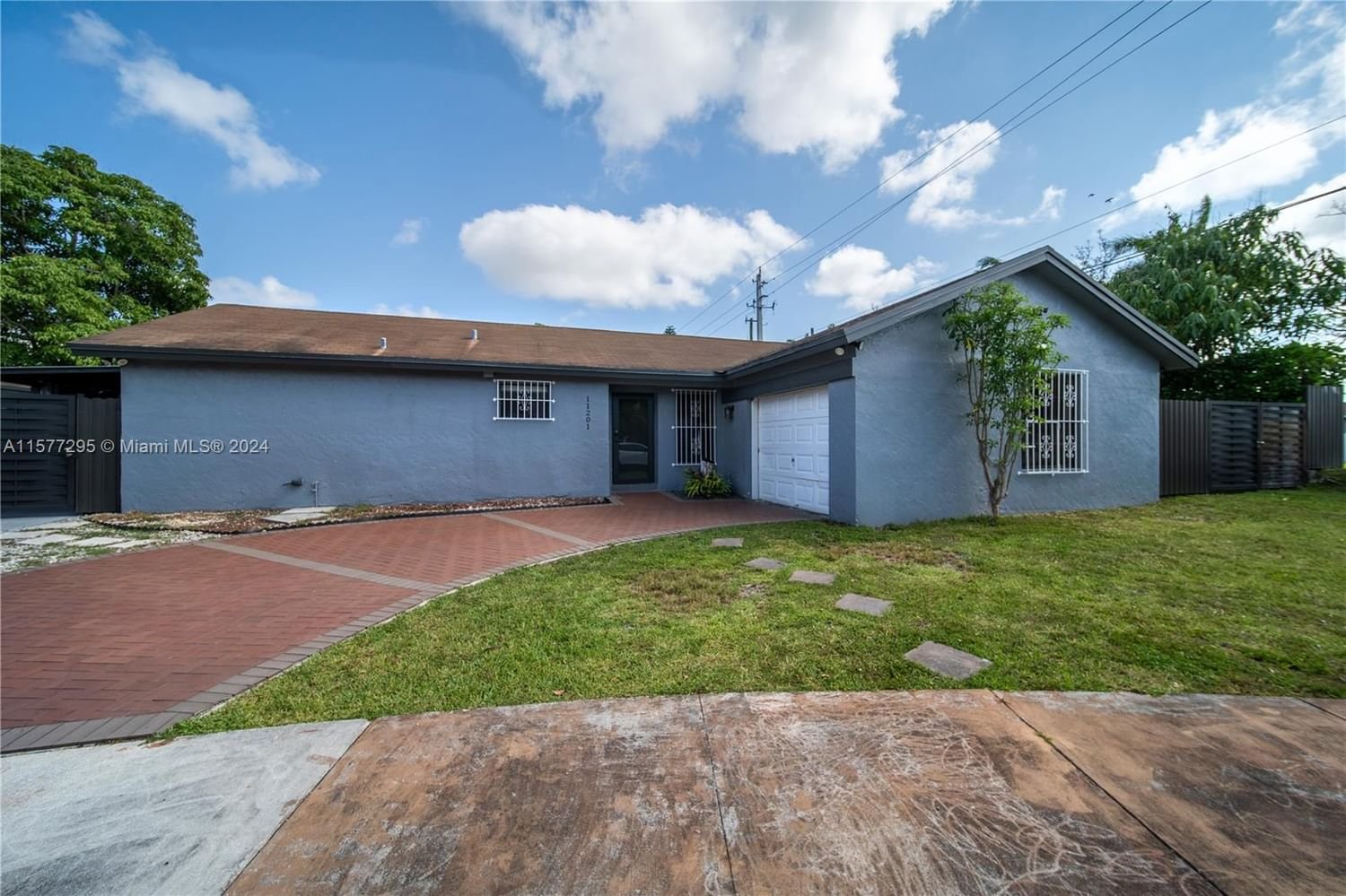 Real estate property located at 11201 156th St, Miami-Dade County, CORAL WOODS, Miami, FL