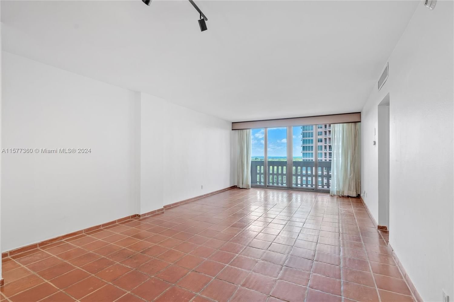 Real estate property located at 90 Edgewater Dr #908, Miami-Dade County, GABLES WATERWAY TOWERS CO, Coral Gables, FL
