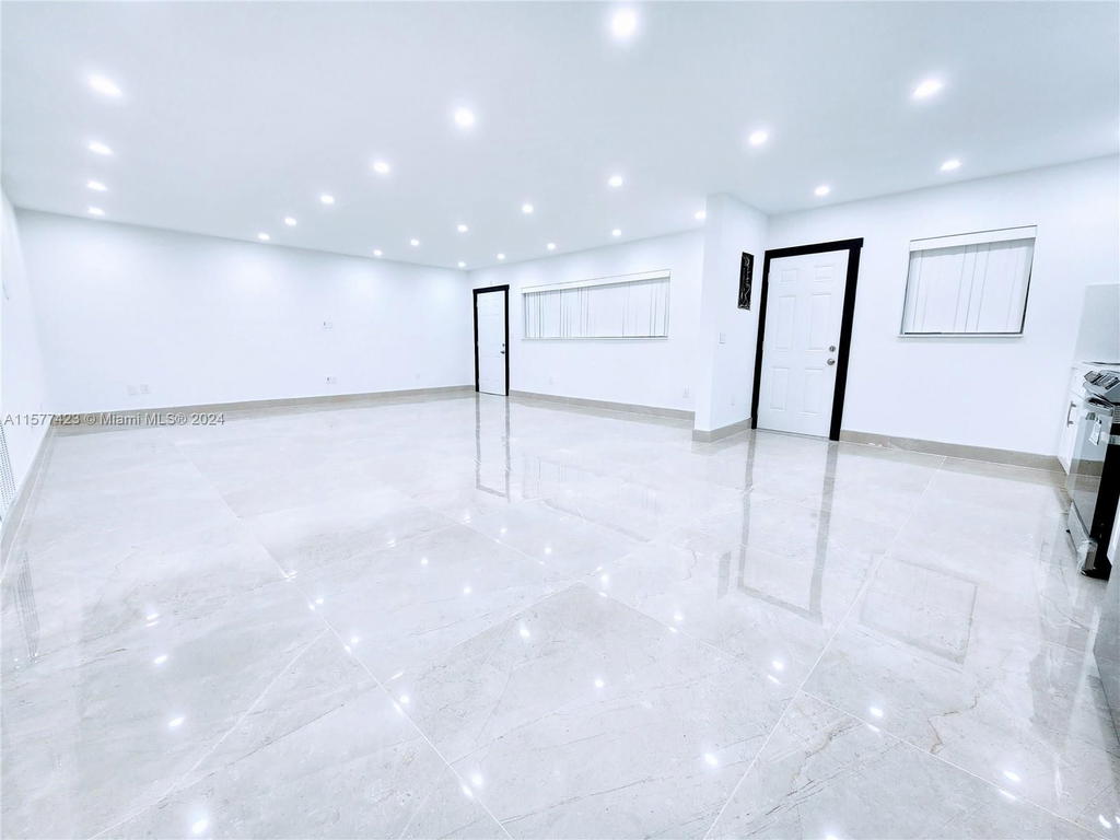 Real estate property located at 11930 19th Dr #3, Miami-dade, Sans Souci Condo, North Miami, FL