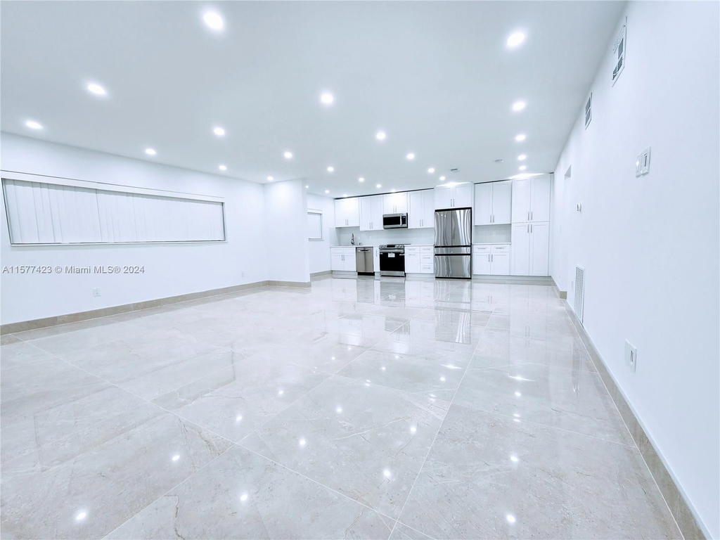 Real estate property located at 11930 19th Dr #3, Miami-dade, Sans Souci Condo, North Miami, FL
