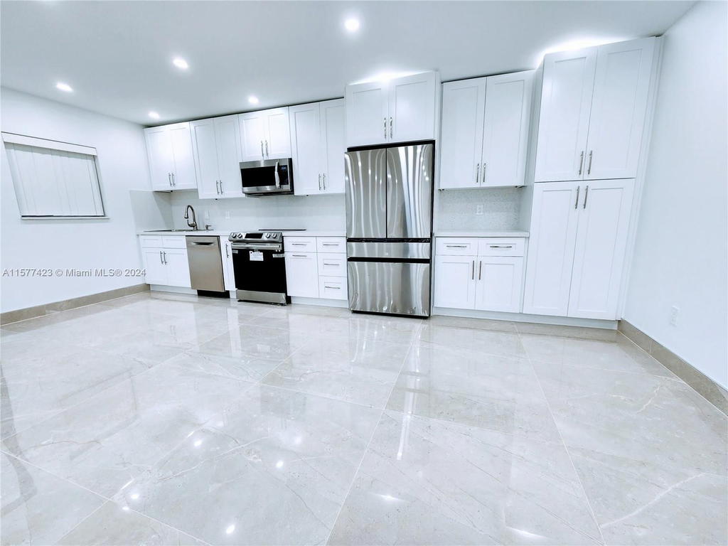 Real estate property located at 11930 19th Dr #3, Miami-dade, Sans Souci Condo, North Miami, FL