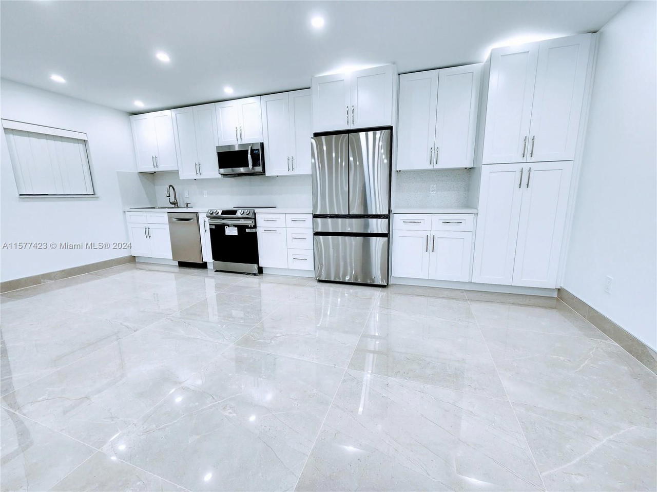 Real estate property located at 11930 19th Dr #3, Miami-dade, Sans Souci Condo, North Miami, FL