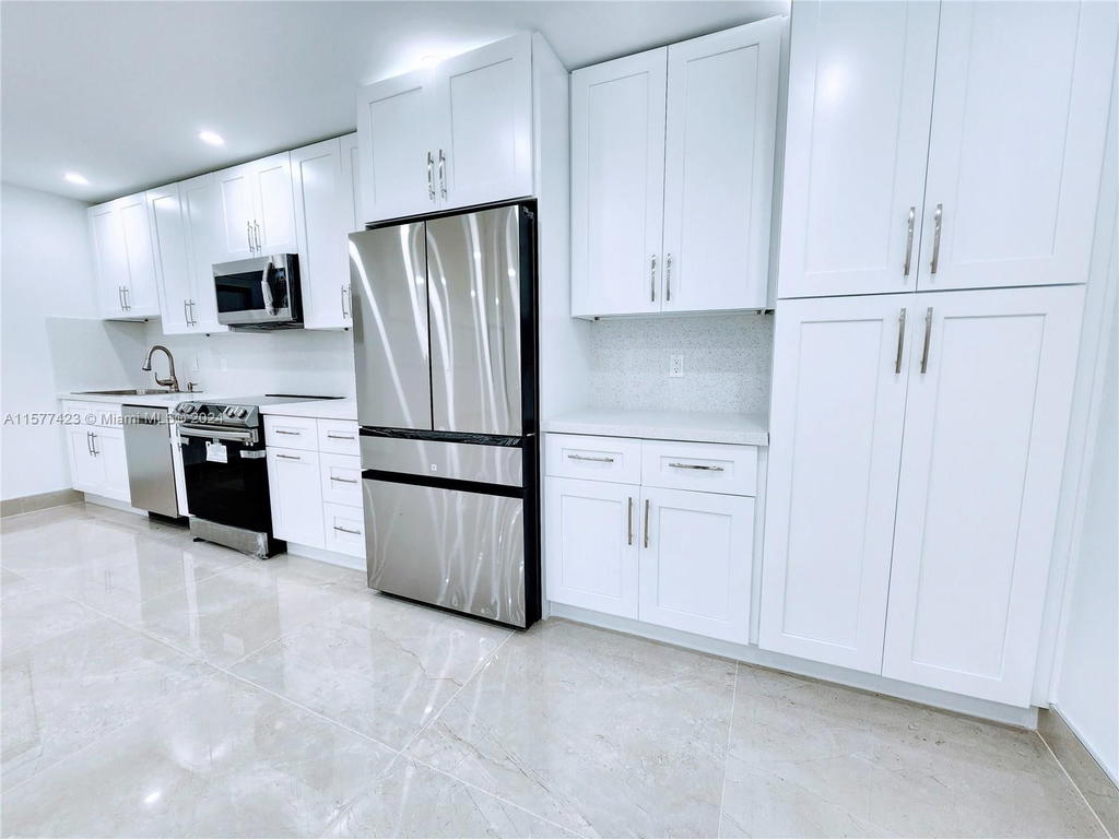 Real estate property located at 11930 19th Dr #3, Miami-dade, Sans Souci Condo, North Miami, FL