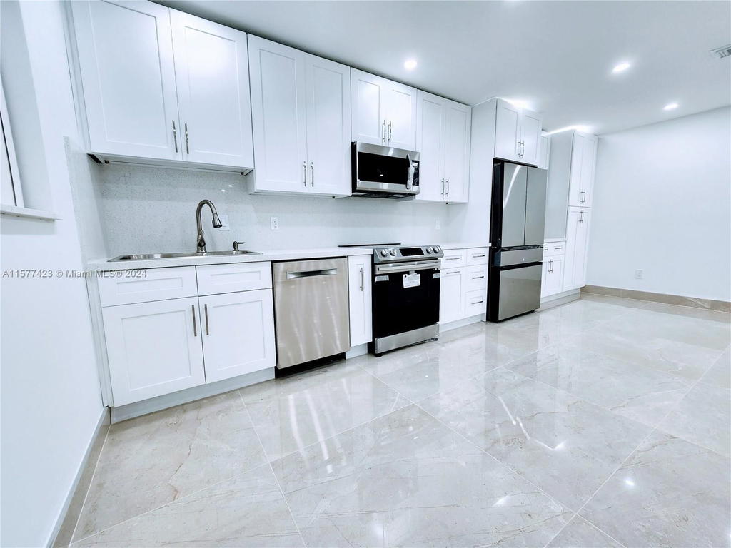 Real estate property located at 11930 19th Dr #3, Miami-dade, Sans Souci Condo, North Miami, FL