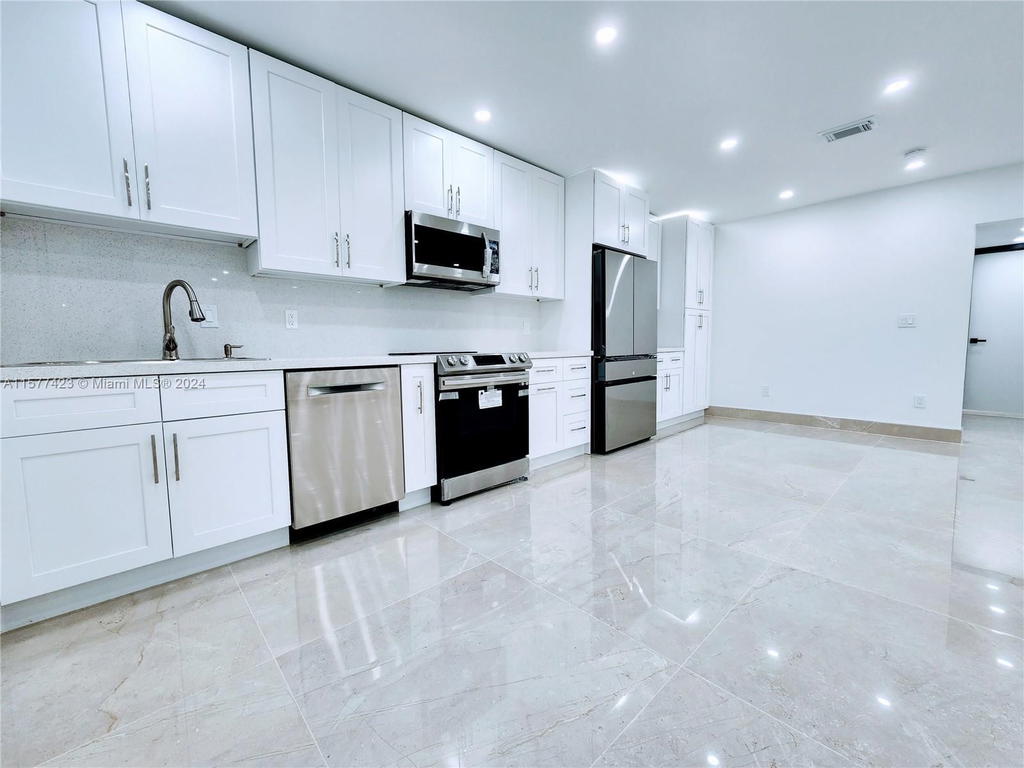 Real estate property located at 11930 19th Dr #3, Miami-dade, Sans Souci Condo, North Miami, FL