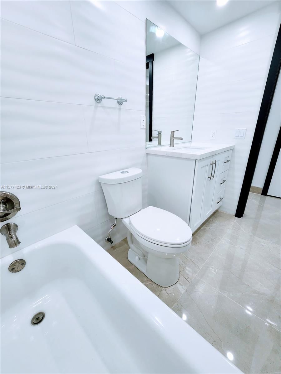 Real estate property located at 11930 19th Dr #3, Miami-dade, Sans Souci Condo, North Miami, FL