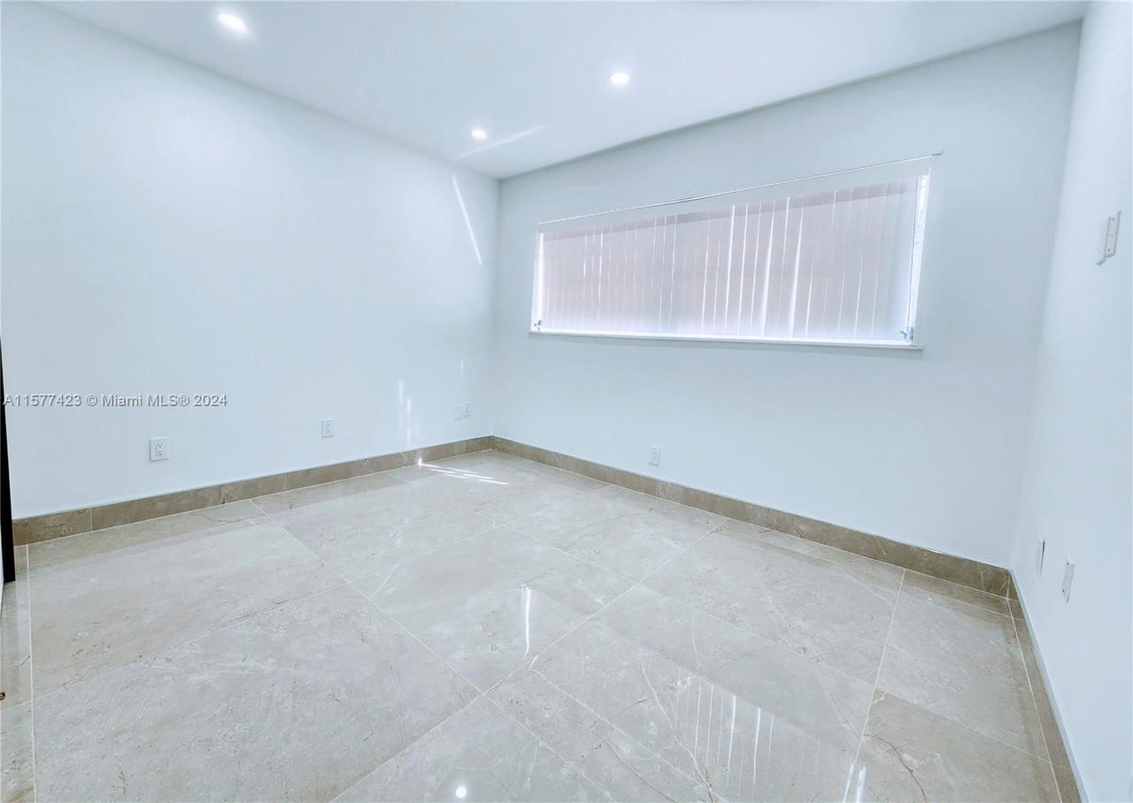 Real estate property located at 11930 19th Dr #3, Miami-dade, Sans Souci Condo, North Miami, FL