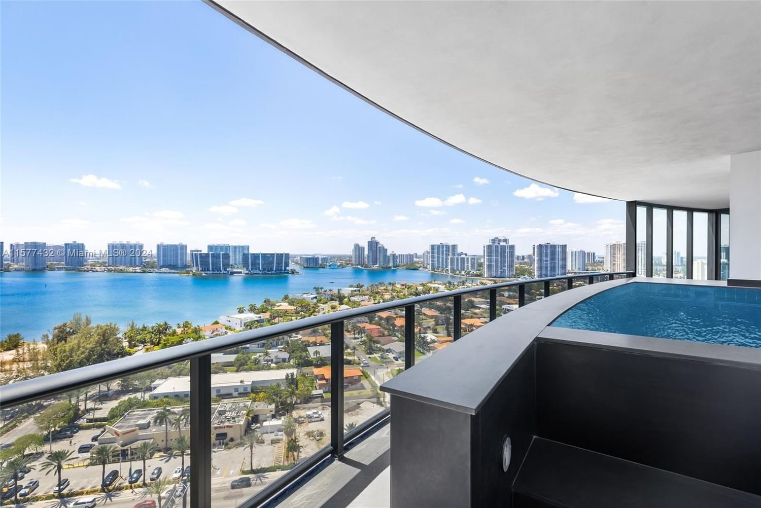 Real estate property located at 18555 Collins Ave #1903, Miami-Dade County, 18555 COLLINS AVENUE COND, Sunny Isles Beach, FL