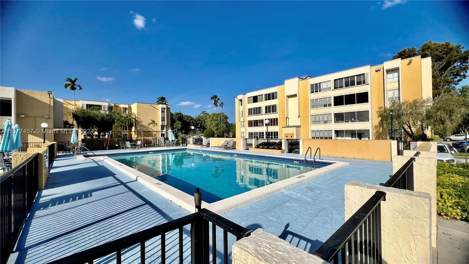 Real estate property located at 6901 147th Ave #2E, Miami-Dade County, SOVEREIGNS CONDO, Miami, FL