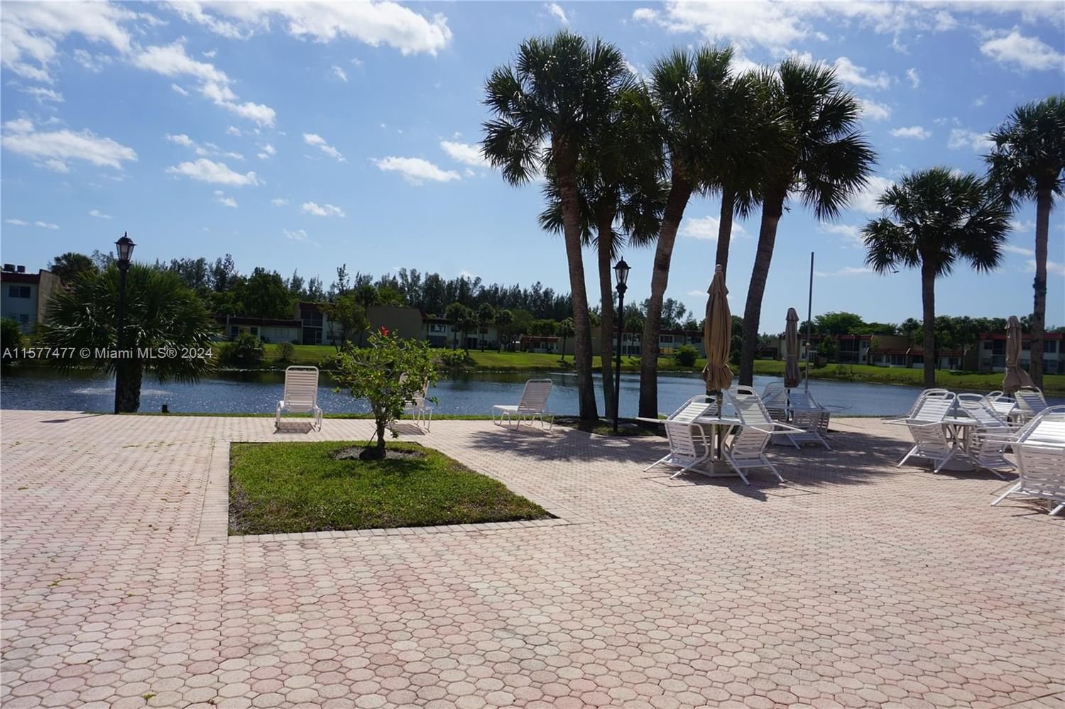 Real estate property located at 130 Lake Dora Dr #130, Palm Beach County, GOLDEN LAKES VILLAGE COND, West Palm Beach, FL