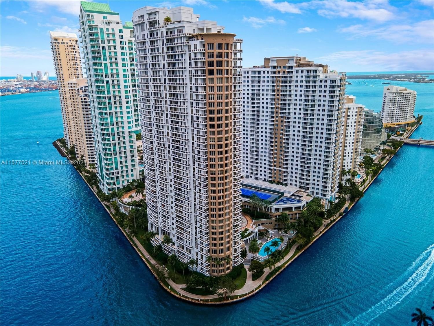 Real estate property located at 901 Brickell Key Blvd #609, Miami-Dade County, CARBONELL CONDO, Miami, FL