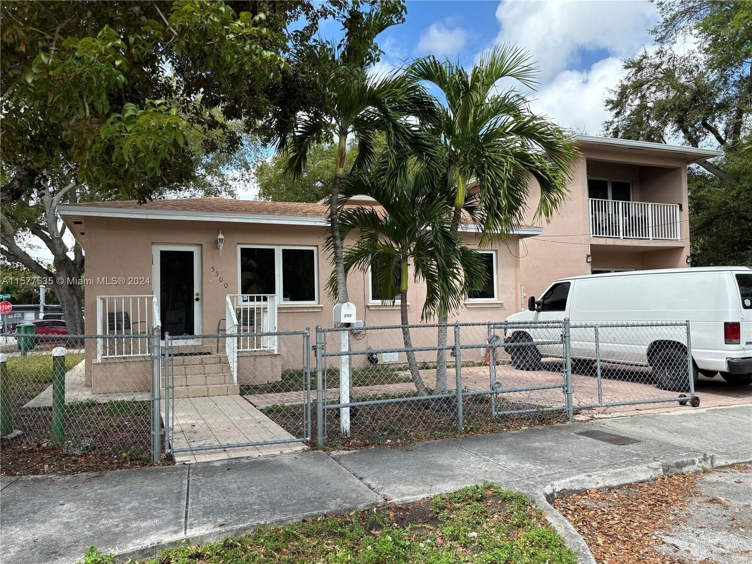 Real estate property located at 5500 Miami Ct, Miami-Dade County, COMMERCIAL CENTER, Miami, FL