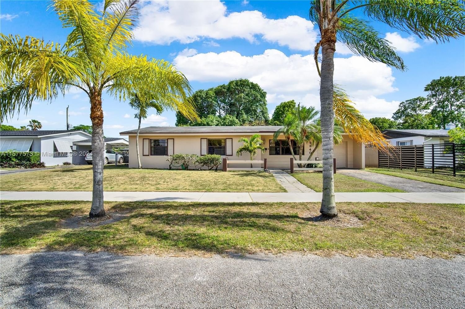 Real estate property located at 9840 164th St, Miami-Dade County, FAIRWAY PARK SEC 2, Miami, FL