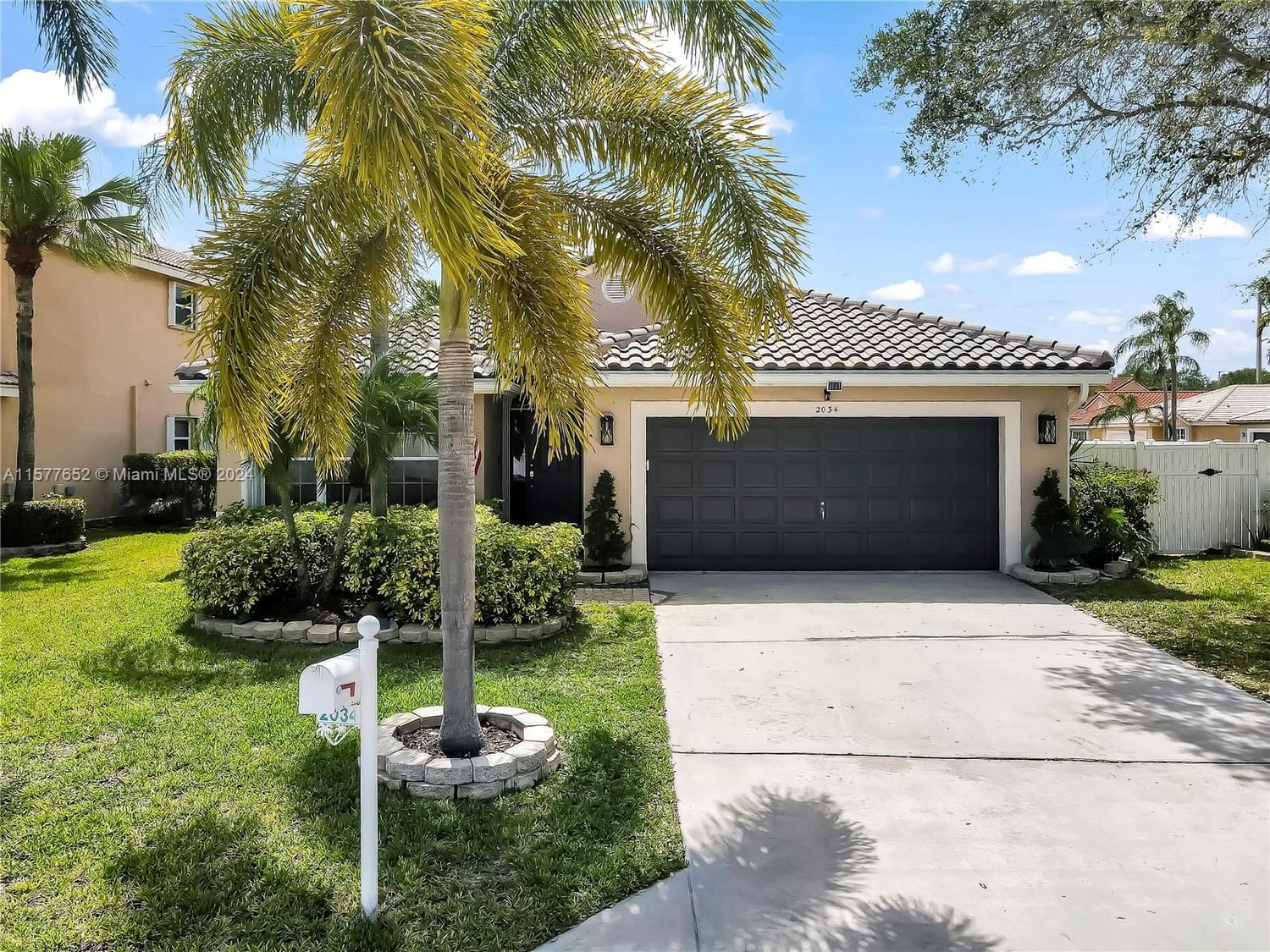 Real estate property located at 2034 183rd Ter, Broward County, SILVER LAKES AT PEMBROKE, Pembroke Pines, FL