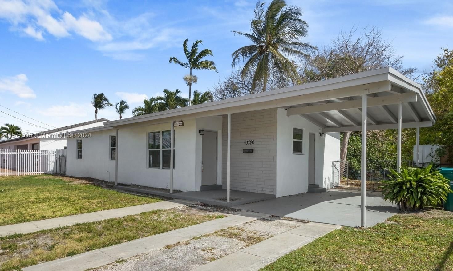 Real estate property located at 10740 43rd Ln, Miami-Dade County, WESTWOOD LAKE 3RD ADDN, Miami, FL
