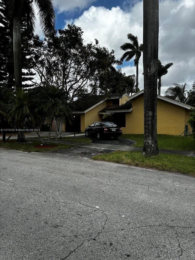 Real estate property located at 14211 106th Ter, Miami-Dade, KENDALL TAMIAMI SUB, Miami, FL