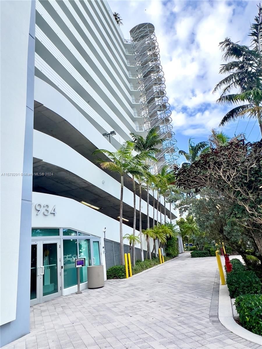 Real estate property located at 7934 West #901, Miami-Dade County, SPACE 01 CONDO, North Bay Village, FL