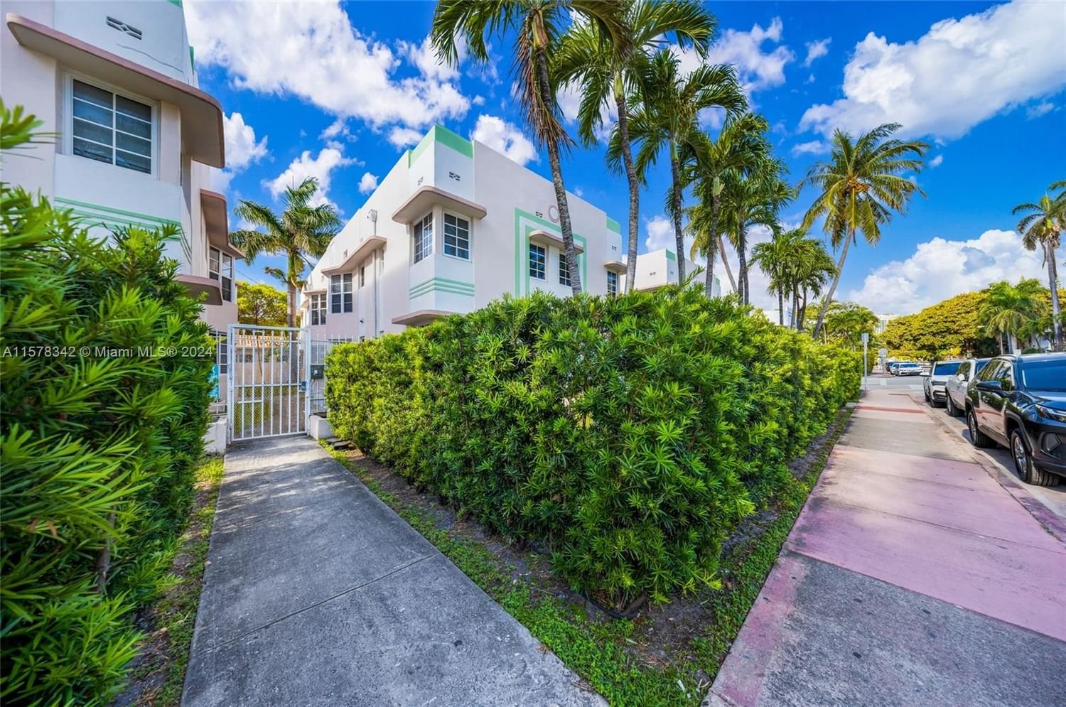 Real estate property located at 540 15th St #102, Miami-Dade County, THE CHELSEA CONDO, Miami Beach, FL