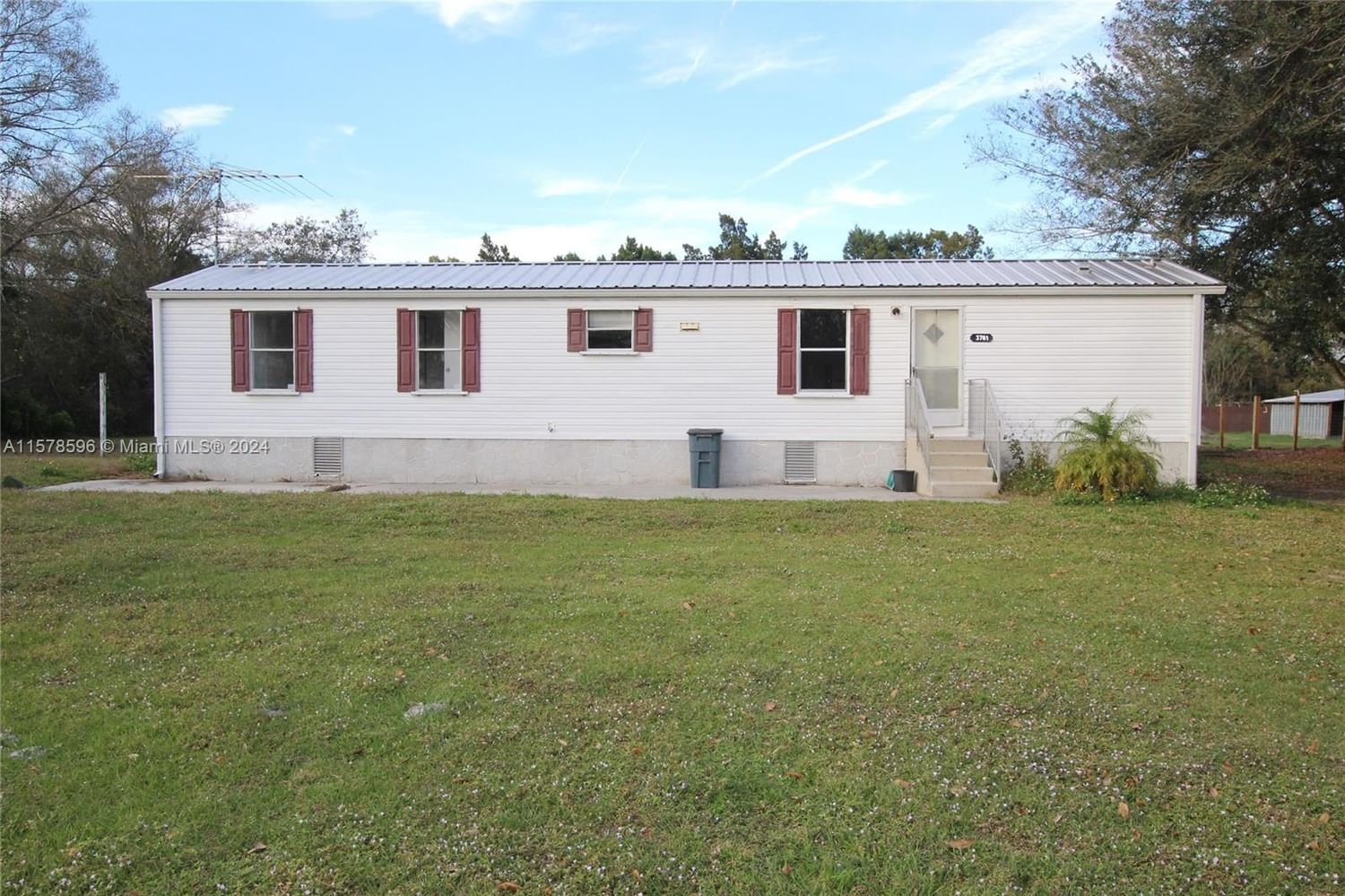 Real estate property located at 3761 165th Court, Okeechobee County, Edwards Sub, Okeechobee, FL