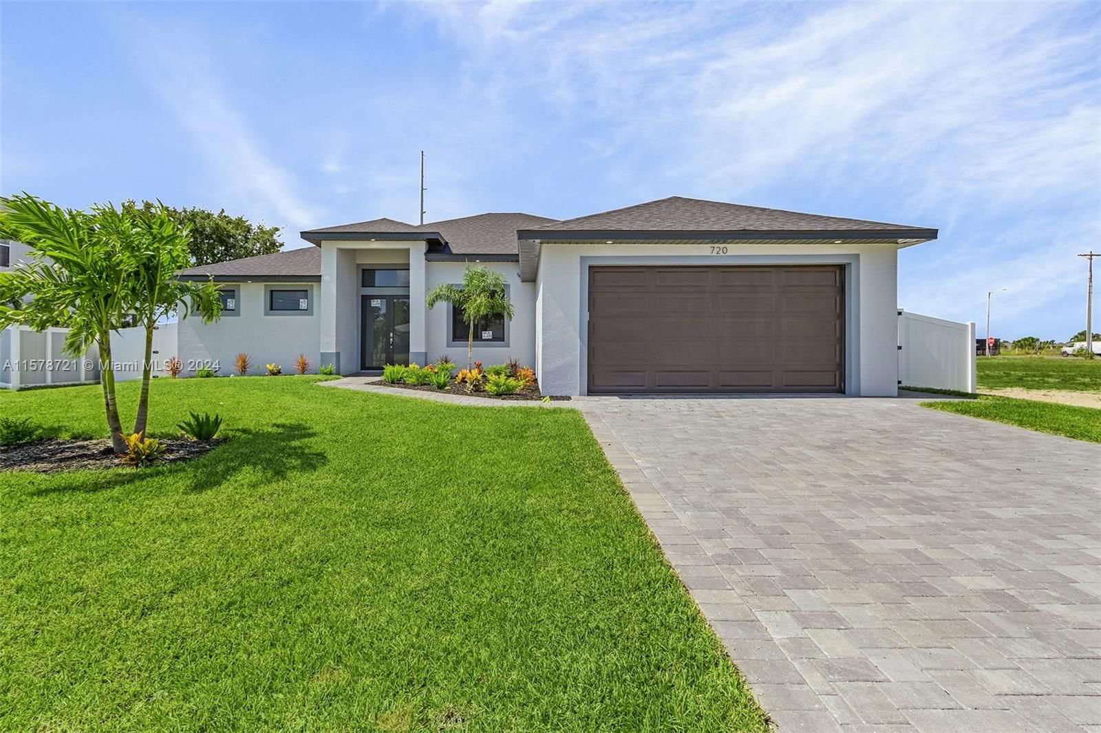 Real estate property located at 720 8th Terrace, Lee, Cape Coral UNIT 38, Cape Coral, FL