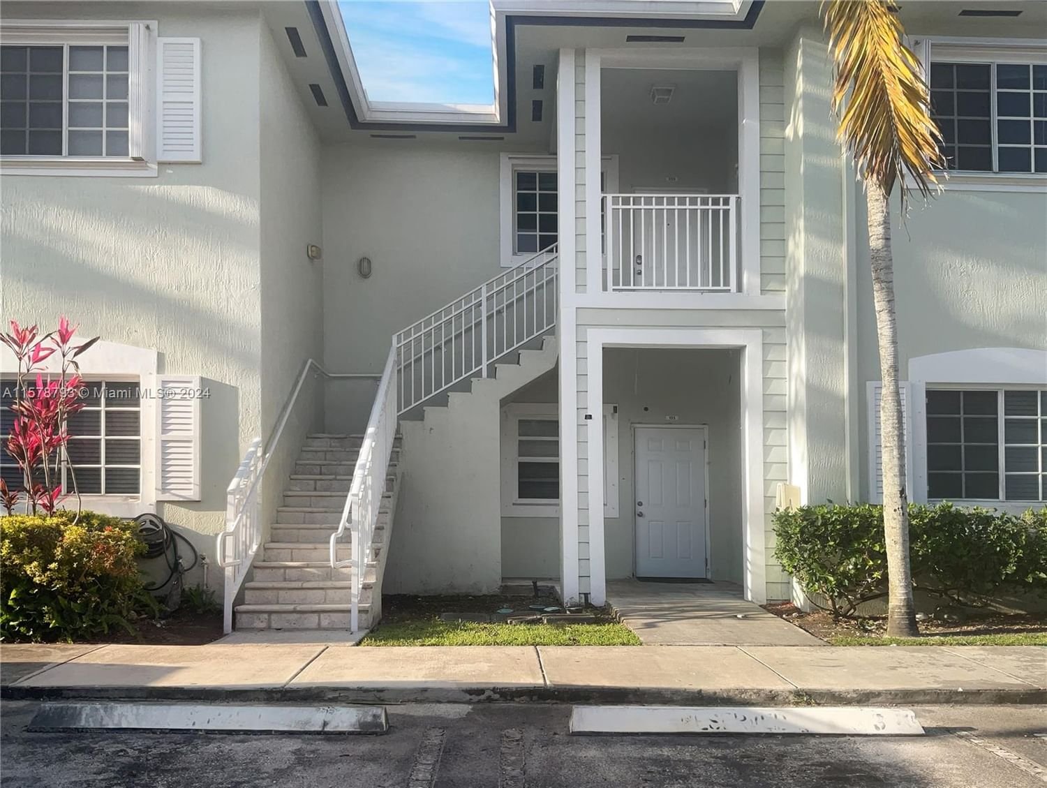 Real estate property located at 2730 4th St #205, Miami-Dade County, CARIBBEAN ISLES VILLAS CO, Homestead, FL