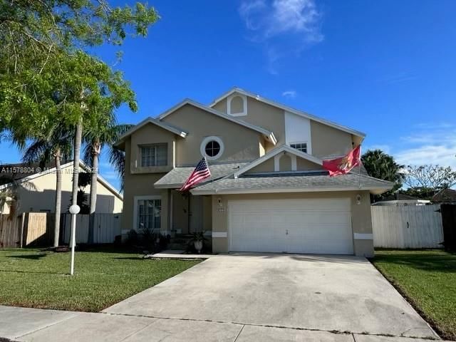 Real estate property located at 9772 220th St, Miami-Dade County, LAKES BY THE BAY SEC 4, Cutler Bay, FL