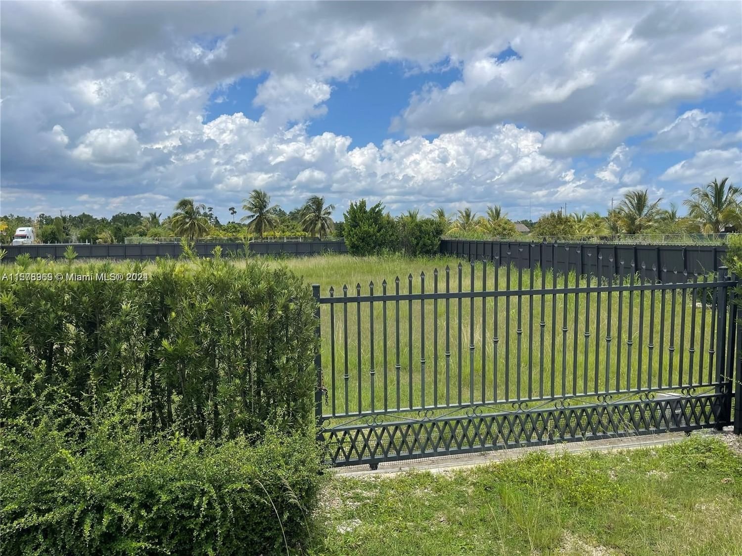 Real estate property located at 19765 326th St, Miami-Dade County, MONTCLAIR COUNTRY ESTATES, Homestead, FL