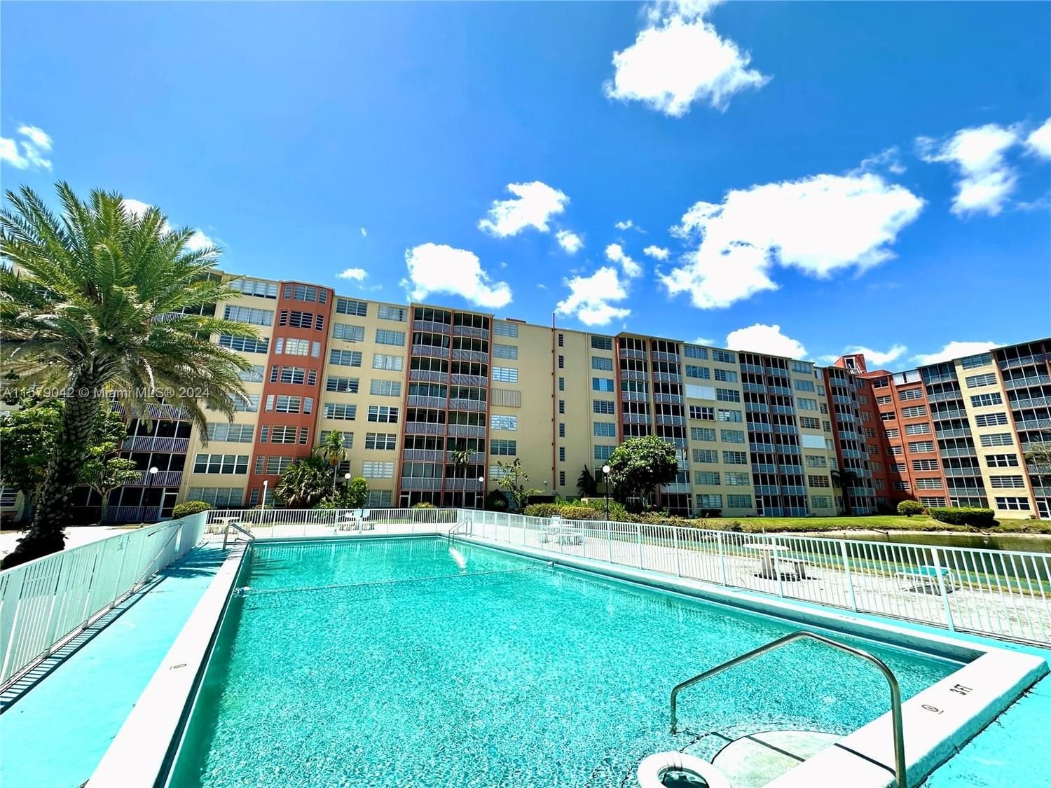 Real estate property located at 1770 191st St #810-1, Miami-Dade County, JADE WINDS GROUP -, Miami, FL