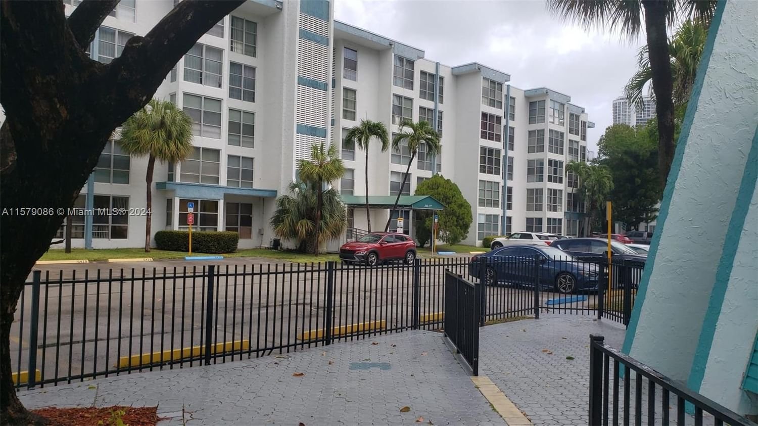 Real estate property located at 200 177th Dr #402-3, Miami-Dade County, AVILA CONDO, Sunny Isles Beach, FL