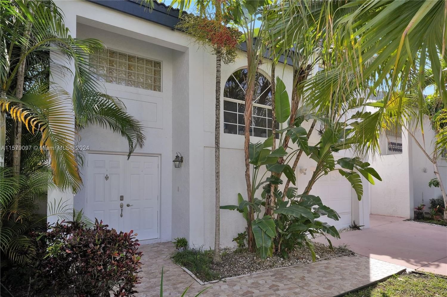 Real estate property located at 360 212th St, Miami-Dade County, SAN SIMEON HOMES, Miami, FL