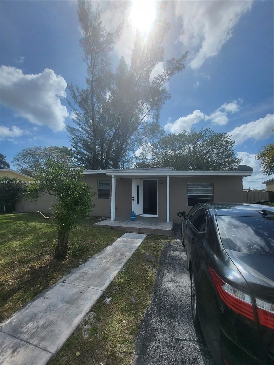 Real estate property located at 1402 13th Ct, Broward County, LAUDERDALE MANORS ADD REV, Fort Lauderdale, FL