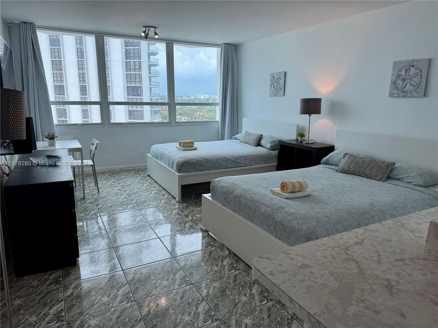 Real estate property located at 5445 Collins Ave #814, Miami-dade, Castle Beach Club Condo, Miami Beach, FL