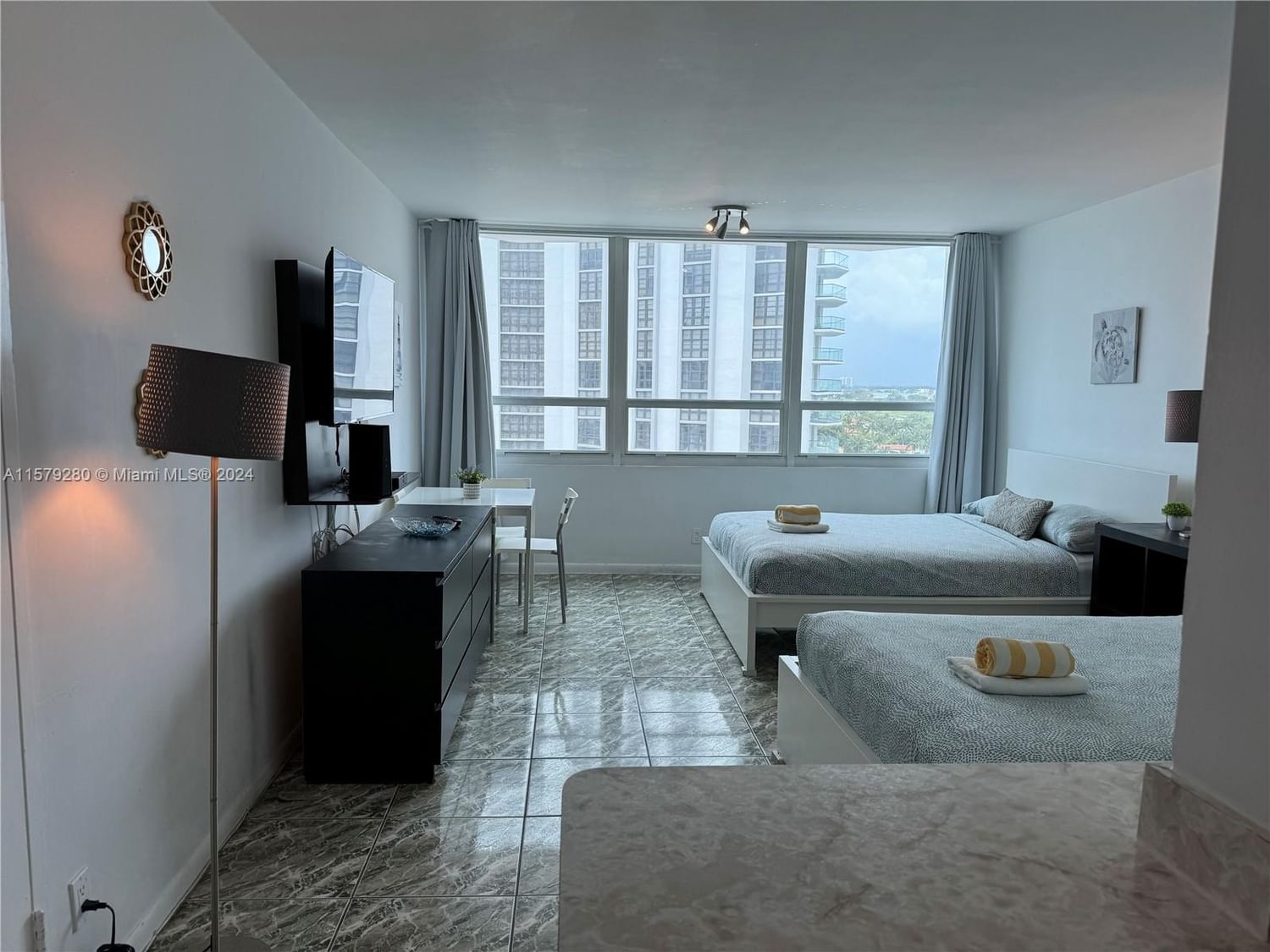 Real estate property located at 5445 Collins Ave #814, Miami-dade, Castle Beach Club Condo, Miami Beach, FL