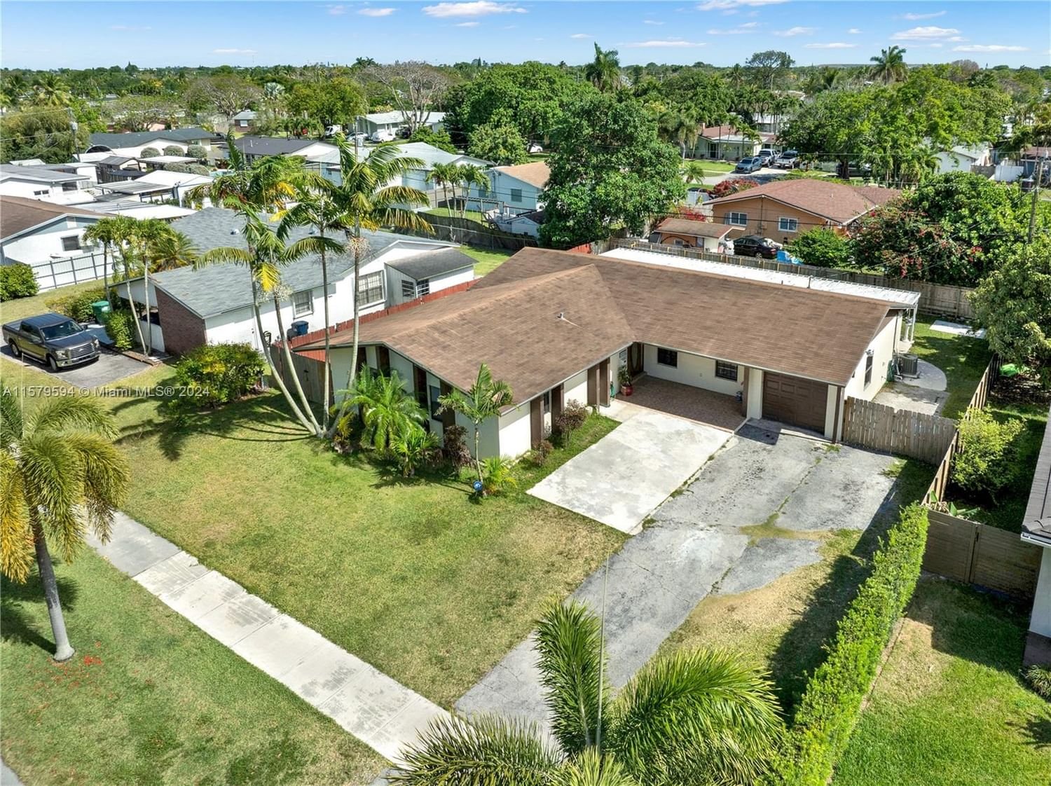 Real estate property located at 9844 195th St, Miami-Dade County, BEL AIRE SEC 3, Cutler Bay, FL