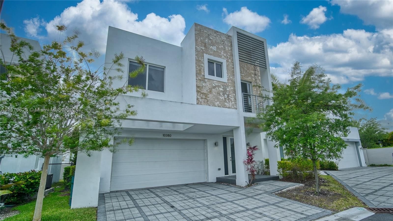 Real estate property located at 10380 68th Ter, Miami-Dade County, NEOVITA/VESTA, Doral, FL