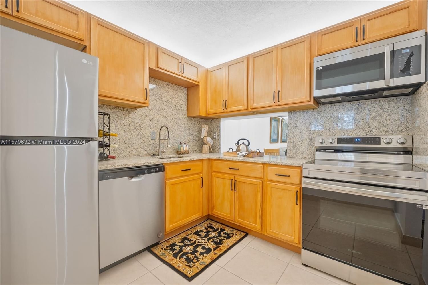Real estate property located at 2856 Garden Dr S #106, Palm Beach County, LAKE CLARKE GARDENS CONDO, Lake Worth, FL